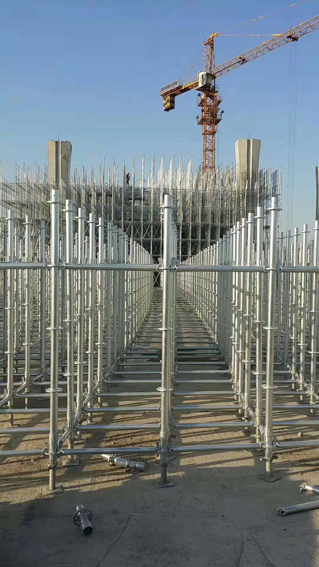 盤扣腳手架租賃搭設(shè)時(shí)間需要多久? 工期多久(圖1) 盤扣腳手架租賃搭設(shè)時(shí)間需要多久? 工期多久(圖1)